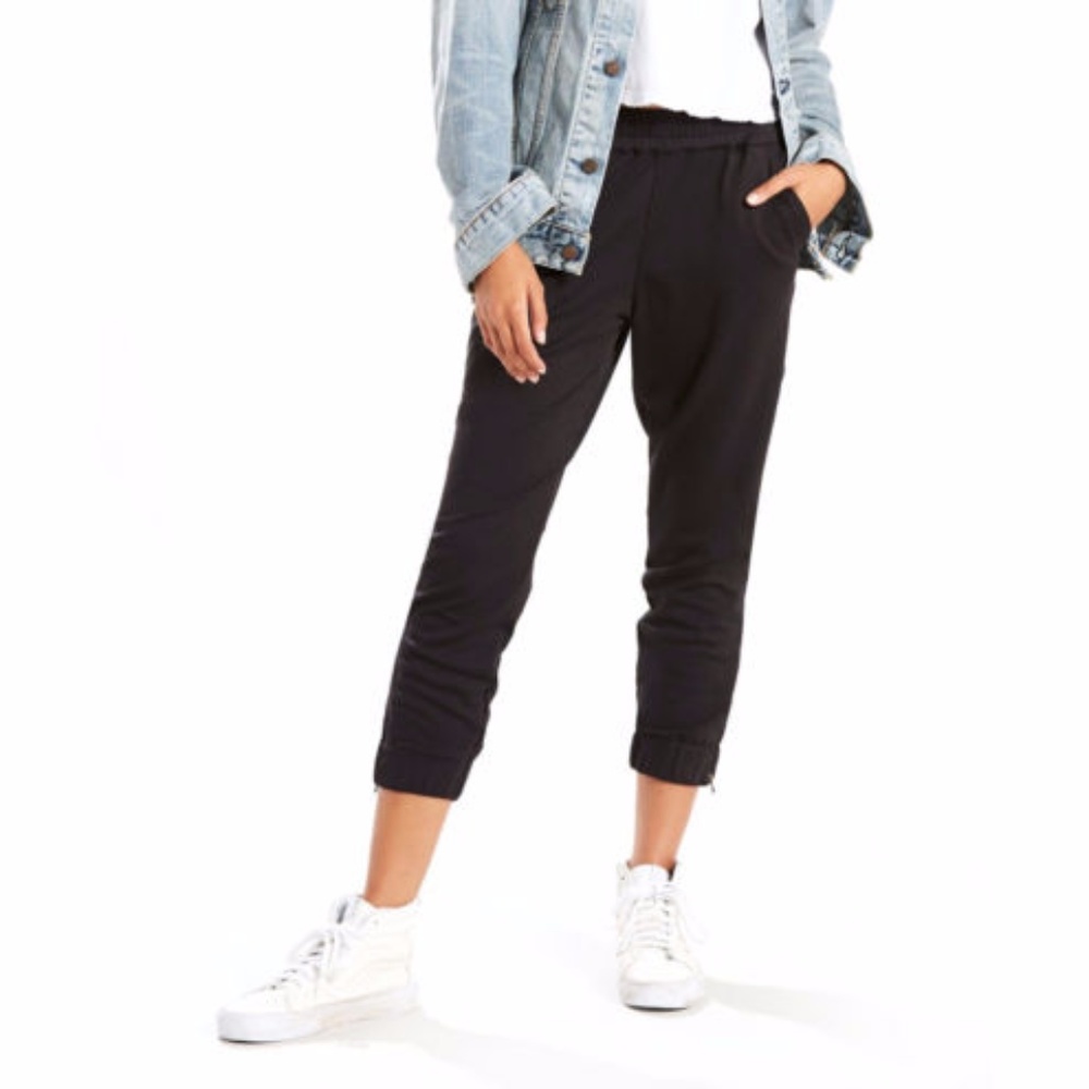 NWT Levi's Jet Set Taper Modern Fit Pants